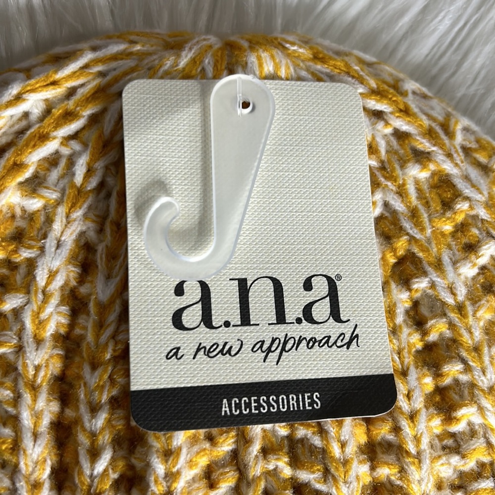 ✨a.n.a | A New Approach-Yarn Women’s Beanie NWT OS - Picture 4 of 4
